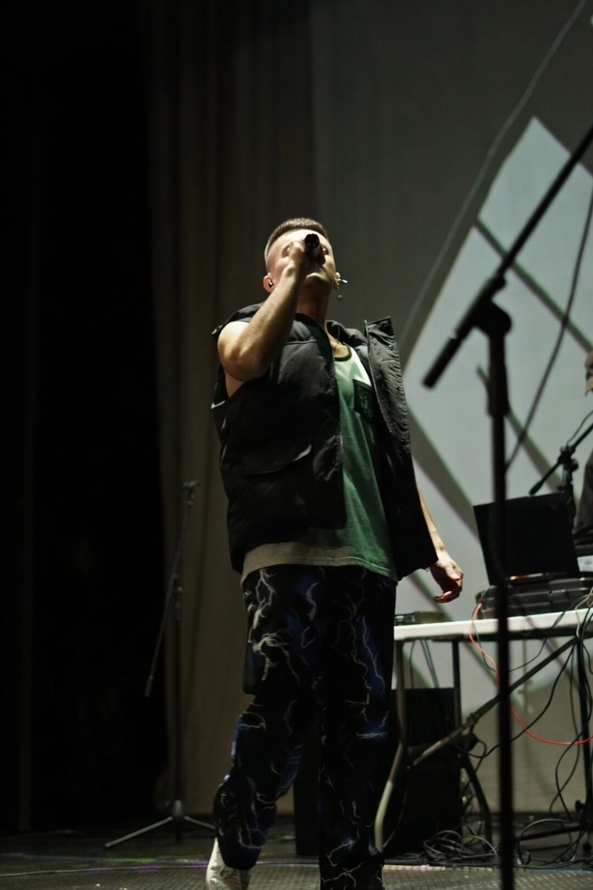 Live Crowd